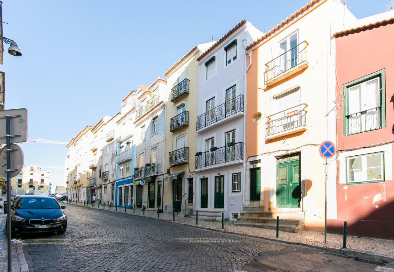 Joivy Cosy 1-bed Flat With Balcony In Alfama, Moments From The Port * Lissabon