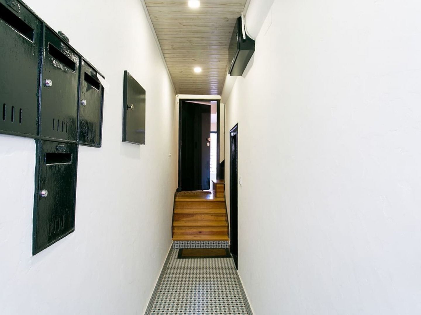 Apartment Joivy Cosy 1-bed Flat With Balcony In Alfama, Moments From The Port Lissabon
